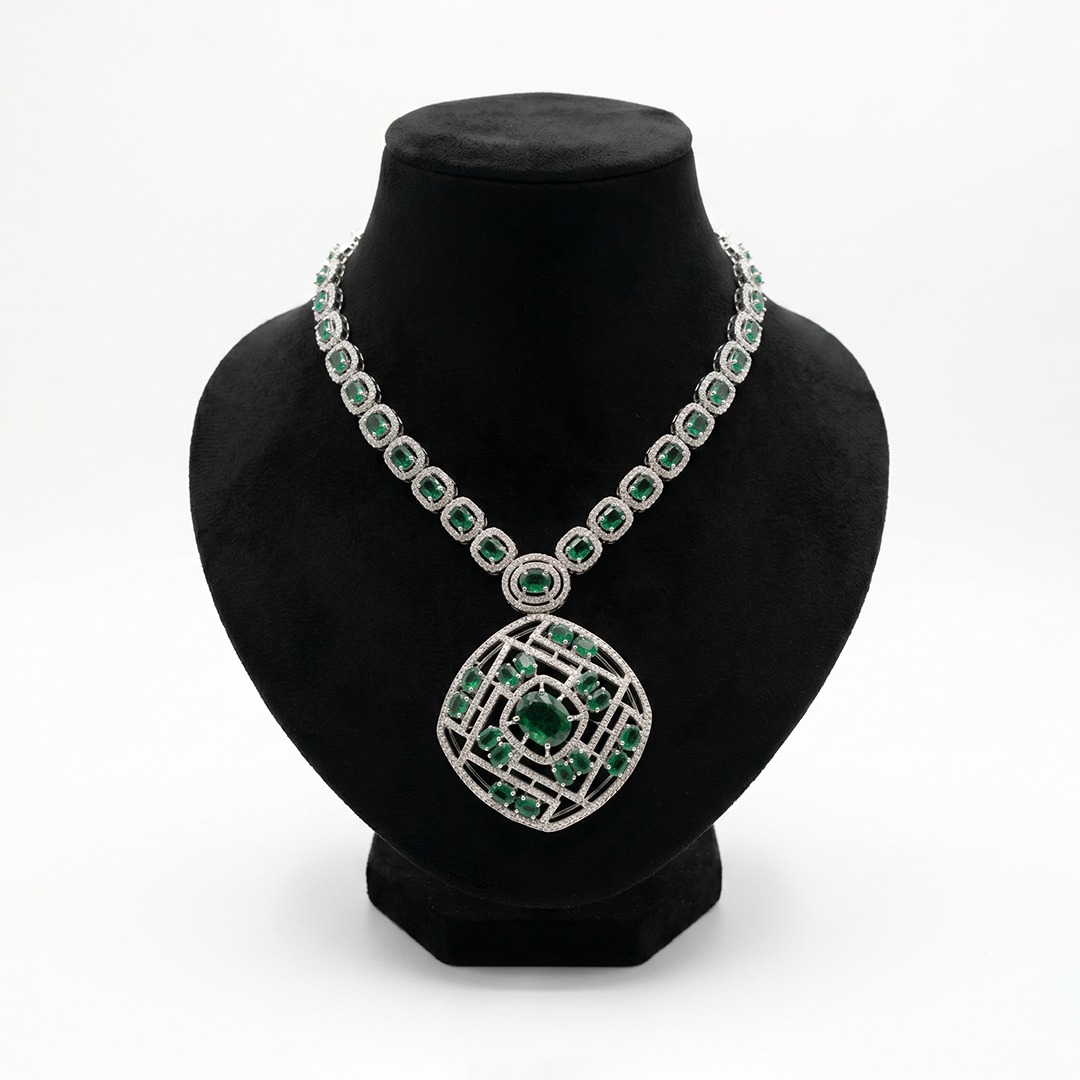 Emerald Elegance Pendant Necklace